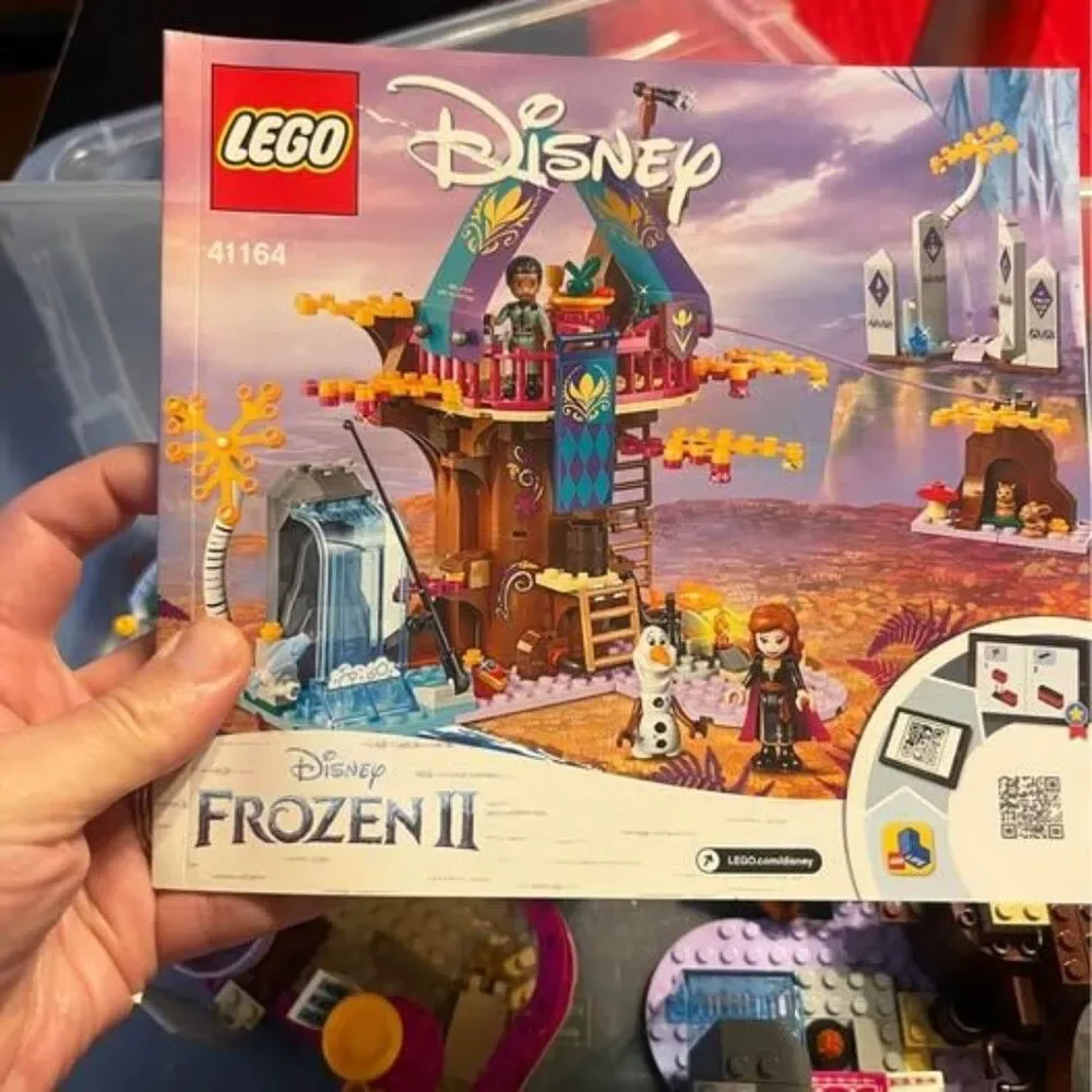 LEGO 41164 Disney Frozen II Enchanted Treehouse Anna 302 PCS Ages 6+